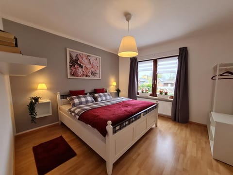Bed, Photo of the whole room, Bedroom, wardrobe