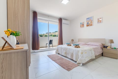 Brand New Spacious Apartment with Far Sea View Apartment in Saint Paul's Bay