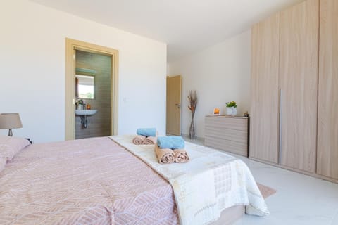 Brand New Spacious Apartment with Far Sea View Apartment in Saint Paul's Bay