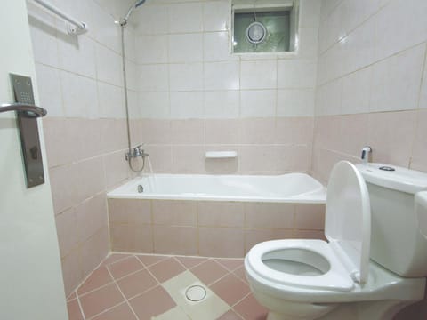 One Master Bedroom Fully Furnished Vacation rental in Al Sharjah