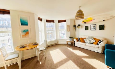 Modern, spacious surf retreat in a prime location Apartment in Newquay