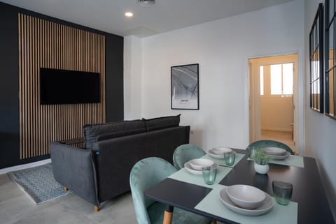 Communal lounge/ TV room, Dining area