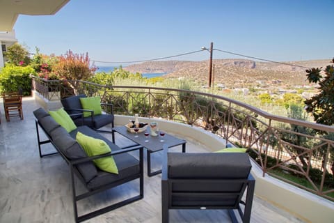 Patio, Day, Natural landscape, View (from property/room), Living room, Seating area, Mountain view