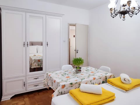 Guesthouse Porobic Double Room Bed and Breakfast in Dubrovnik-Neretva County