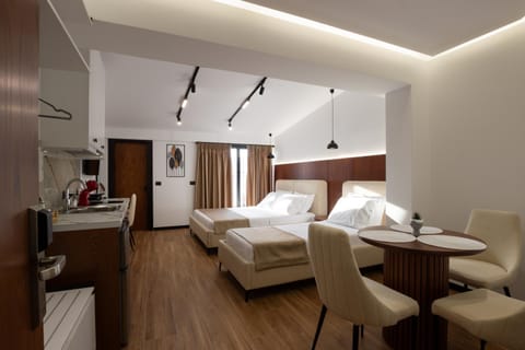 Bed, TV and multimedia, Kitchen or kitchenette, Photo of the whole room, Bedroom