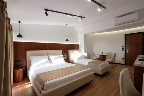 Bed, Photo of the whole room, air conditioner