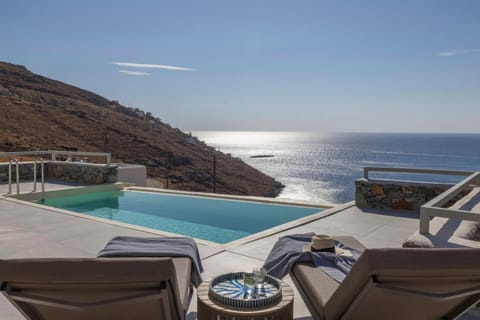 Patio, Day, Natural landscape, Balcony/Terrace, Mountain view, Pool view, Sea view, Swimming pool, Swimming pool, sunbed