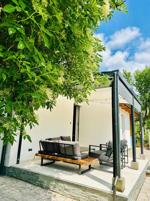 Property building, Balcony/Terrace