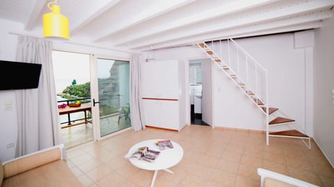 Balcony/Terrace, Living room