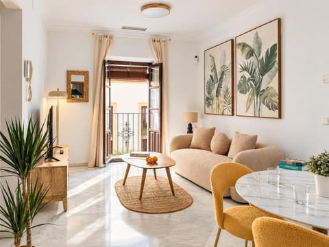 TV and multimedia, Living room, Dining area