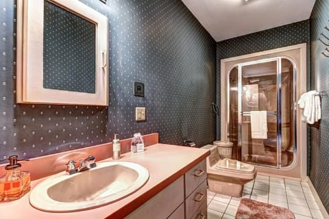 New Luxury Stratton Mountain Chalet House in Winhall