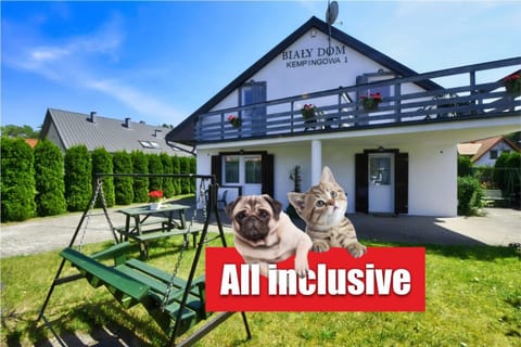 Property building, Animals, Animals, Animals, Pets, Pets, Pets, Swimming pool, pet friendly