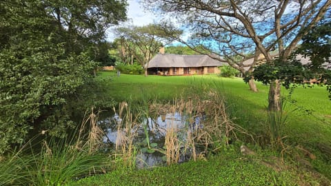 Property building, Day, Natural landscape, Garden, Garden view
