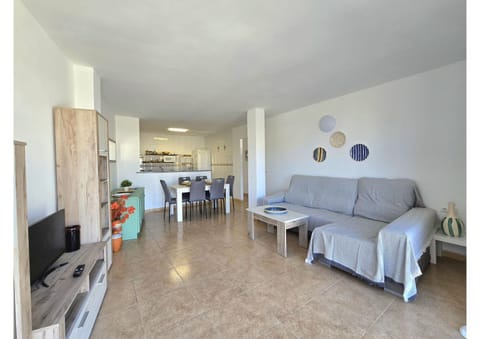 Kitchen or kitchenette, Living room, Dining area