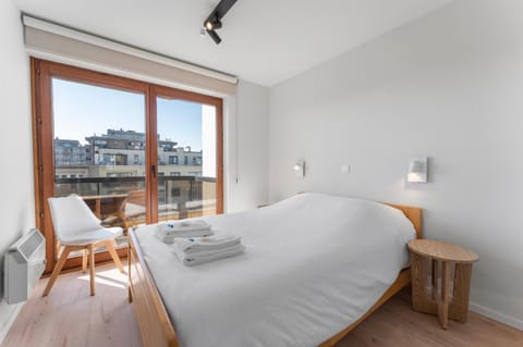 Bed, Balcony/Terrace, Bedroom, towels