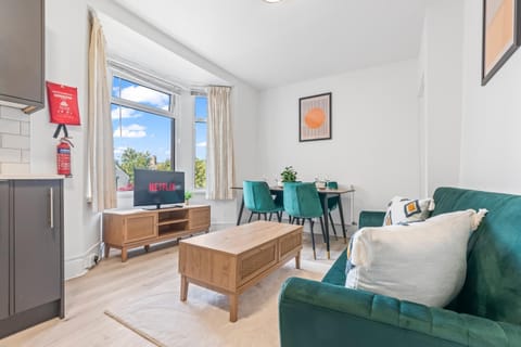 Communal lounge/ TV room, Living room, Seating area