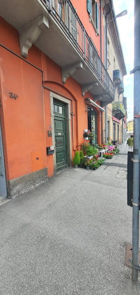 Property building, Neighbourhood