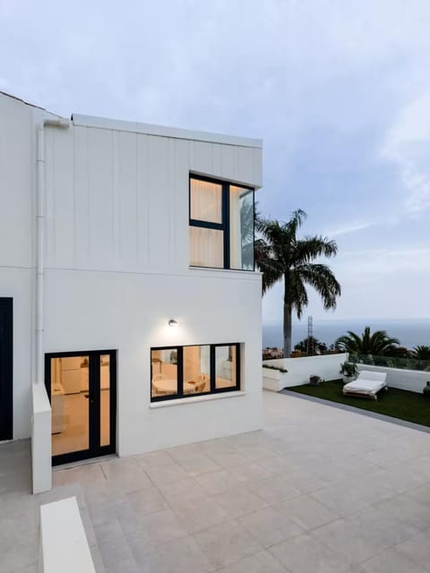 Property building, Day, Natural landscape, Sea view