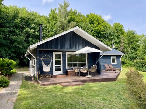 Property building, Patio, Balcony/Terrace