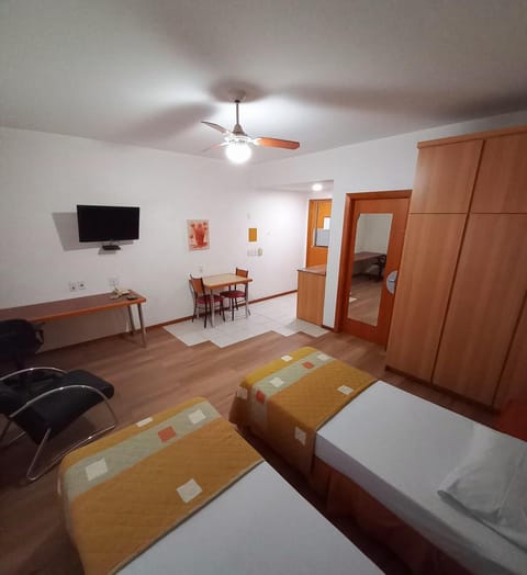 Bed, TV and multimedia, Photo of the whole room, Bedroom, wardrobe
