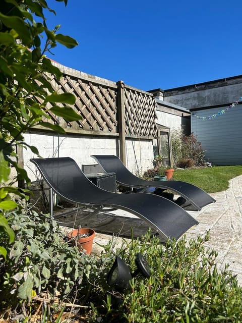 Garden, sunbed