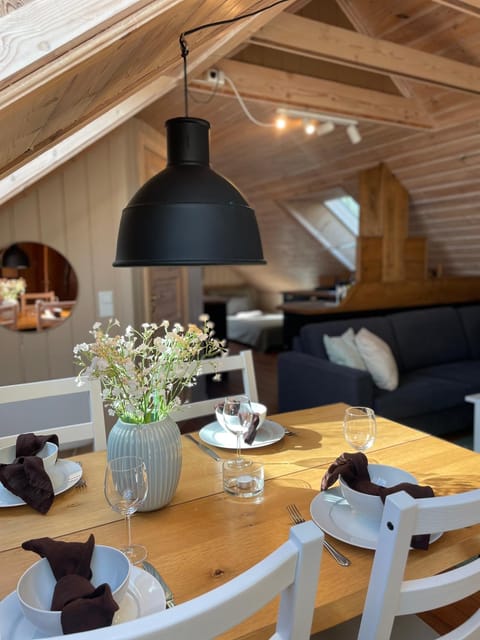 Kitchen or kitchenette, Seating area, Dining area