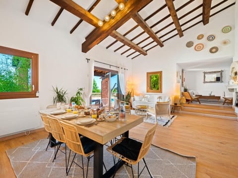 Food and drinks, Dining area