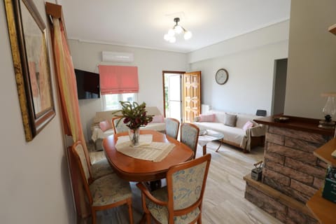 Living room, Seating area, Dining area, air conditioner