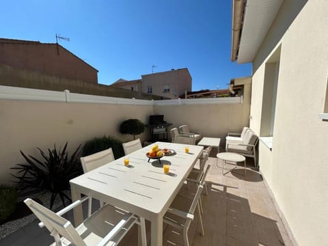 BBQ facilities, Balcony/Terrace, Dining area