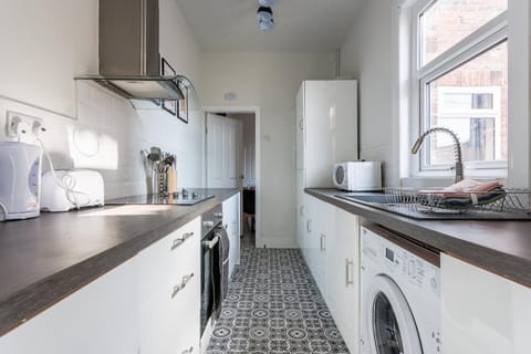 Home at Beaconsfield Work & Family Ready House in England