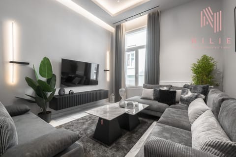 TV and multimedia, Living room, Seating area