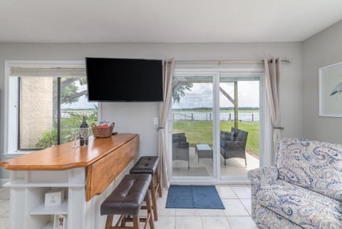 Beaufort's Blue Heron Hideaway on Battery Creek Apartment in Port Royal