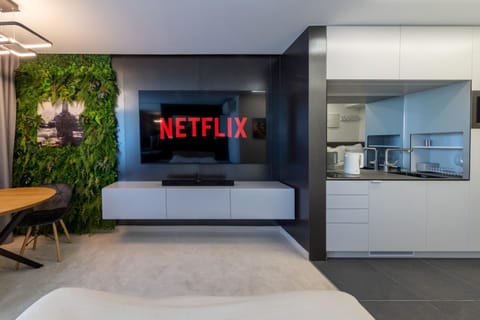 TV and multimedia, Kitchen or kitchenette