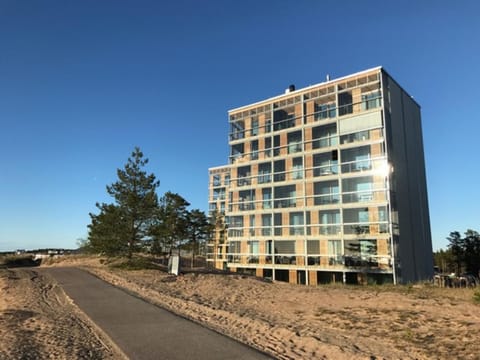 Property building, Day, Neighbourhood, Natural landscape