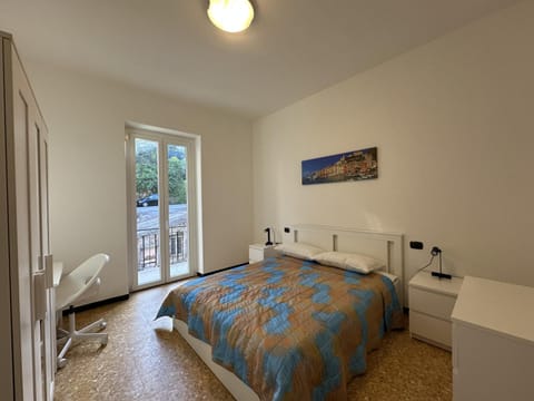 Bed, Bathroom, Photo of the whole room, Bedroom