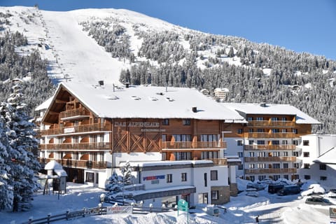 Property building, Day, Winter, Skiing, Mountain view