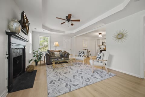 TV and multimedia, Living room, Seating area