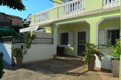 Apartments Villa Russo Apartment in Tisno
