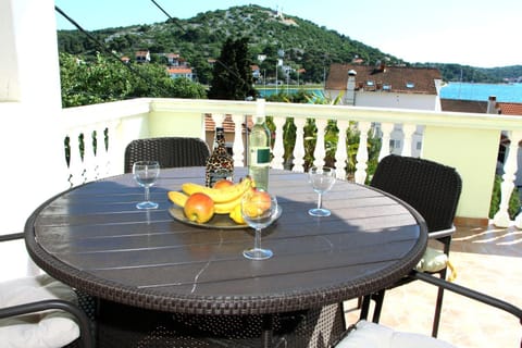 Apartments Villa Russo Apartment in Tisno