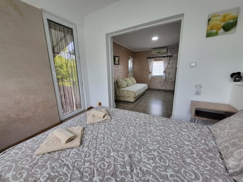 Apartmani Eli SA DVORIŠTEM Apartment in Vojvodina