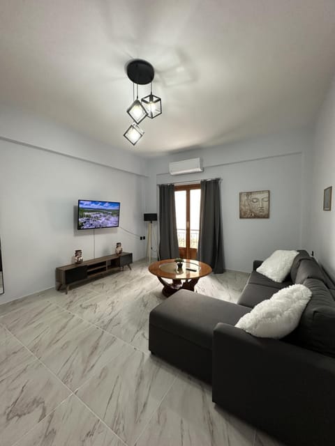 TV and multimedia, Living room, Photo of the whole room, Seating area