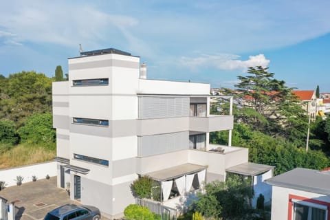 Property building, Day, Parking