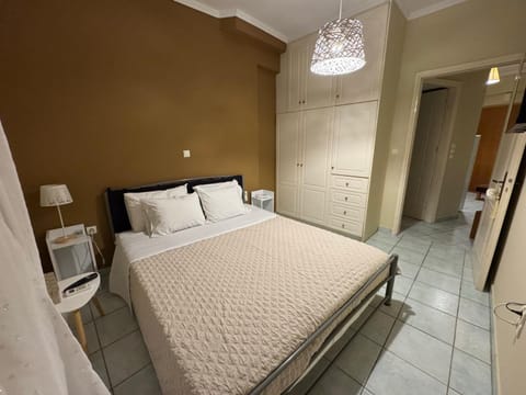 Bed, Photo of the whole room, Bedroom, wardrobe