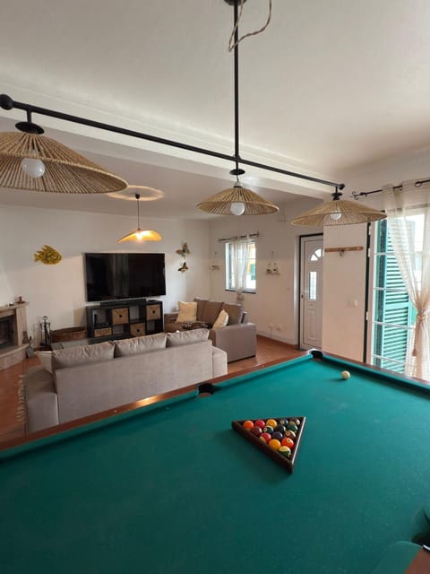 Communal lounge/ TV room, Billiard, Game Room, TV and multimedia, Living room, Evening entertainment