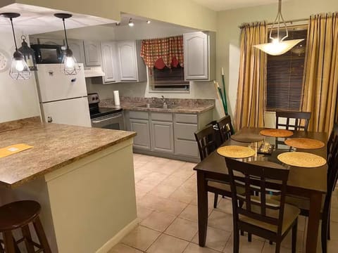 Econoroom Hollywood Vacation rental in Hollywood