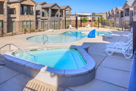 Snow Canyon Escape in St George with Community Pool and Hot Tub House in Ivins