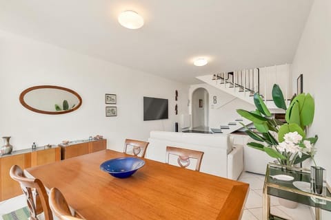 RoadToTheSeaLerici Private parking terrace Apartment in Lerici