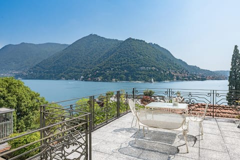 Villa Belvedere by Comorooms Villa in Como