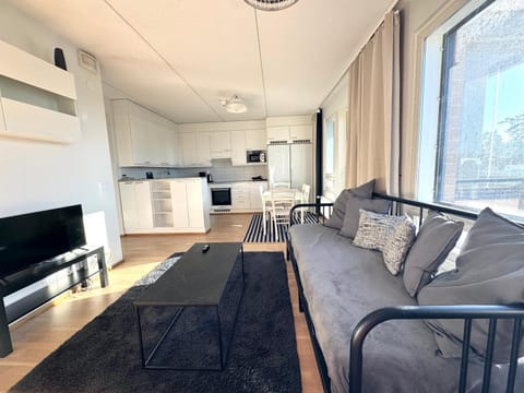 Big 3-Bedroom with Sauna, balcony, FREE parking Apartment in Helsinki