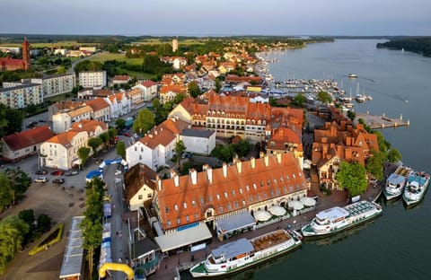 Bird's eye view, City view, Lake view